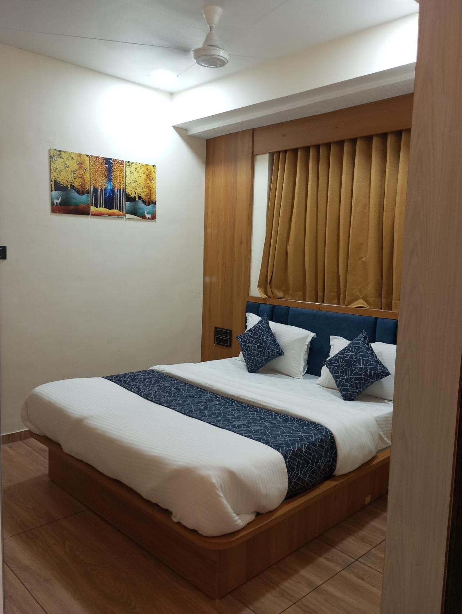 Hotel R K Villa Ахмедабад Екстер'єр фото